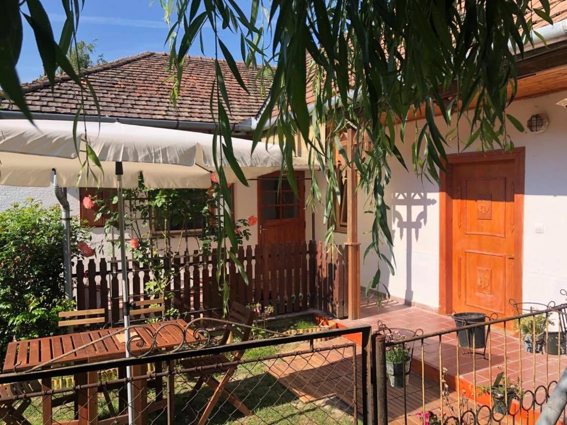 Tepke Guesthouse Garab Экстерьер фото